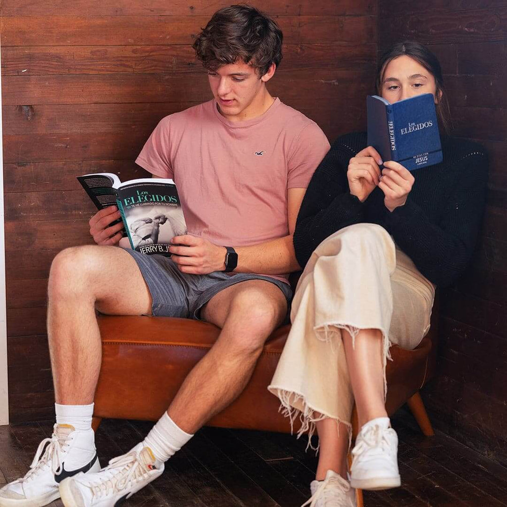 Los Elegidos Libro Devocional 2 (En Español)