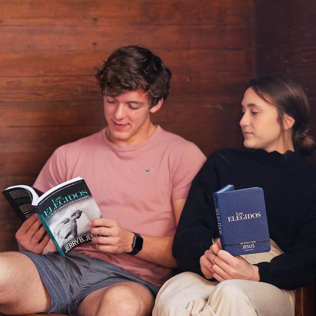 Los Elegidos Libro Devocional 2 (En Español)