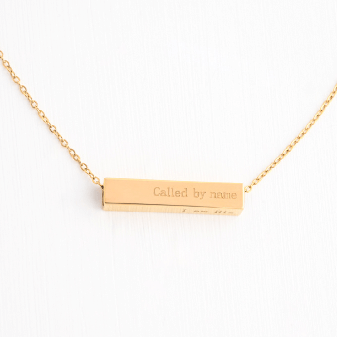 De gekozen vierzijdige ketting goud