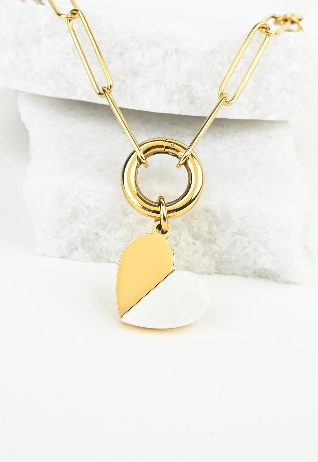 Kalung Kamu Adalah Milikku