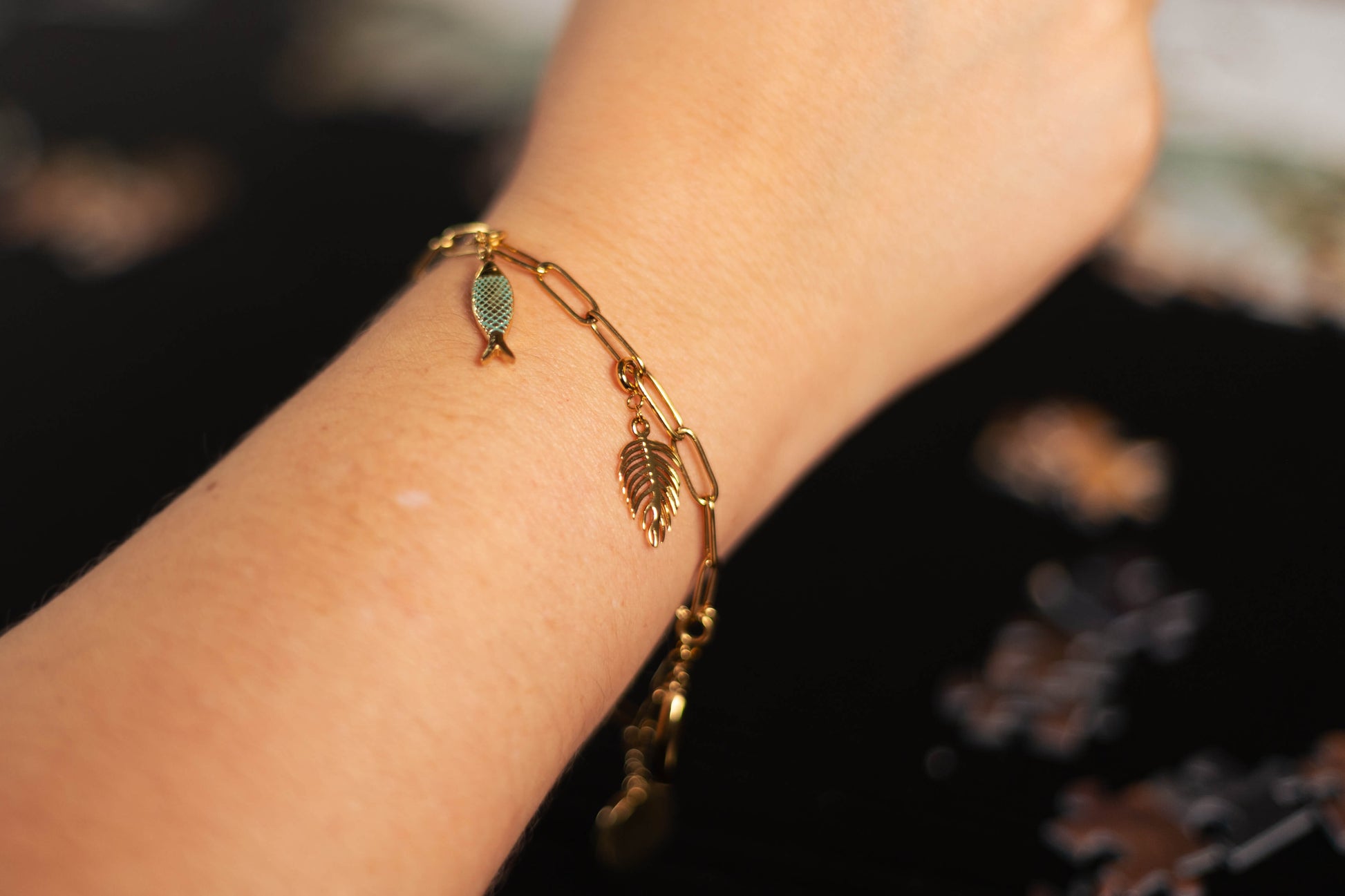 Pulseira com pingente da 5ª temporada escolhida