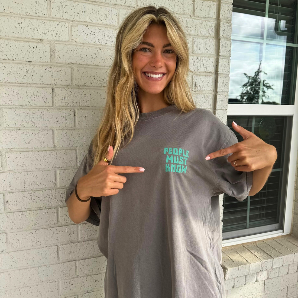 Le persone devono conoscere la maglietta