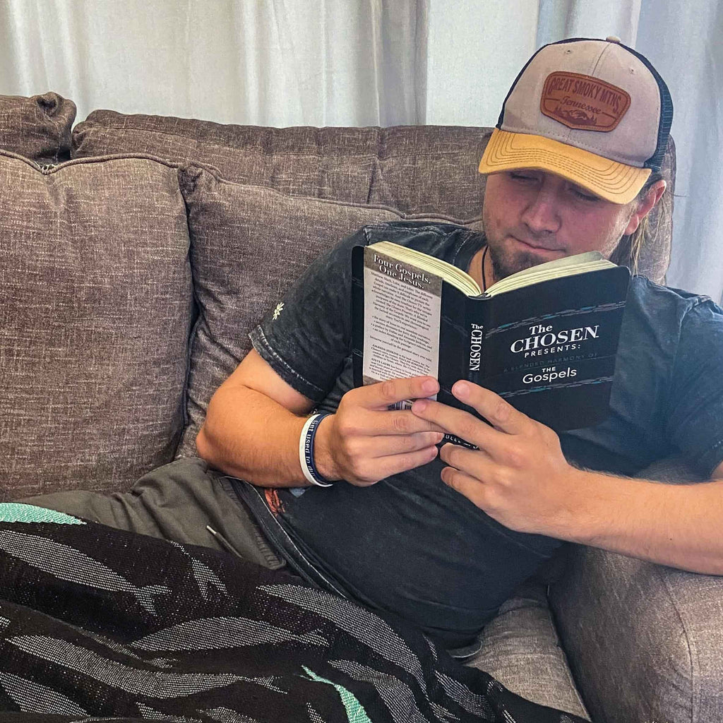 The Chosen Presents: A Blended Harmony of the Gospels Couch